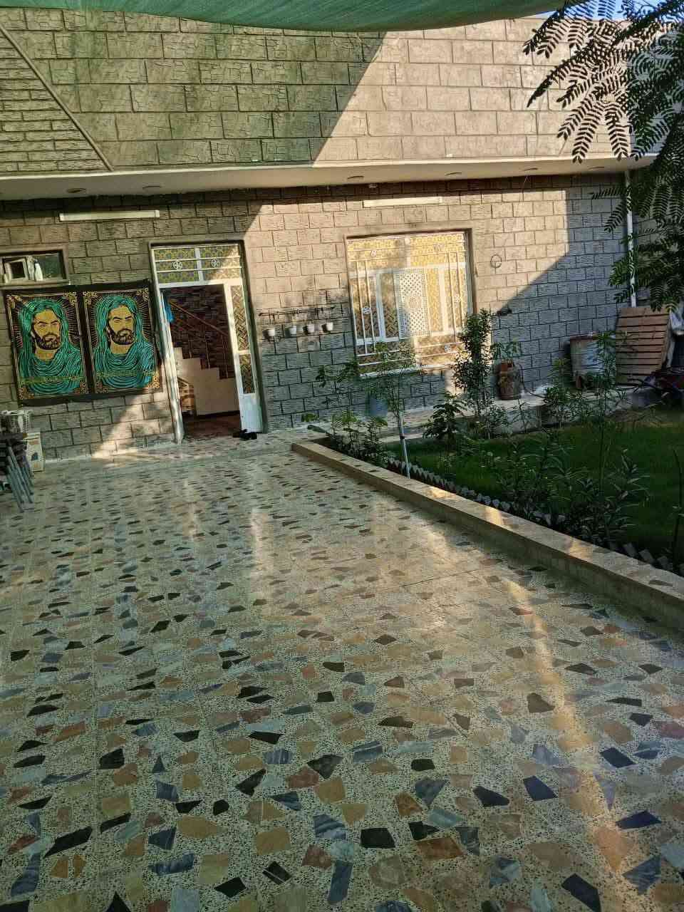 بيت للبيع • ٢٠٠م • حديقة وكراج