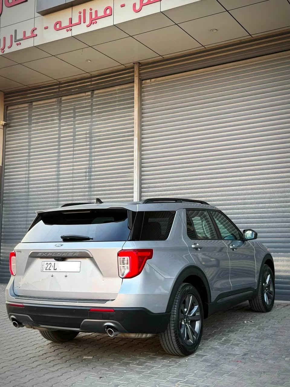 السلام عليكم  
للبيع فقط
‏FORD EXPLORER 2023 
مواصفات XLT
- فول رادار سستم امامي جانبي خلفي
‎كاميرا خلفي حساسات خلفي 
‎بسمه تشغيل بسمه ابواب 
‎تشغيل عن بعد
‎صندق شفت كهرباء
‎- كشنات جلد ابيض و اسود   كشنات كهرباء كشنات هيتر  ستيرن هيتر
‎- ويل مكحل حجم ٢٠ 
‎- مخارج كزوز ظاهرية 
‎- شاحن لاسلكي 
لايتات ليدو زينون بكلايت ليد
‎ ستة وضعيات قيادة
‎محرك 4 سلندر 2.3 تيربو
‎- ماشيه 28 الف فقط  
‎- تدفئة كشنات وستيرن 
‎- كشنات منفصل VIP
7 راكب
تبريد مركزي
‎- حادث السيارة  بنيد صبغ بدون دواخل
السيارة مرقم جاهز
‎للاتصال والاستفسار اكثر 
***********📞
