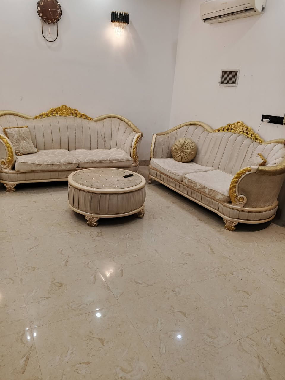 طقم ملكي • نضيف • كدام العين