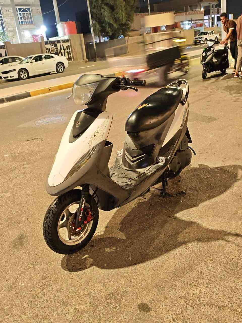 سلام عليكم دراجه للبيع دراجه بلاديه دراجه حلوه كل شيء شغال بيع السعر خاص العنوان بصره زبير هذا رقمي دراجه مختمه ***********
