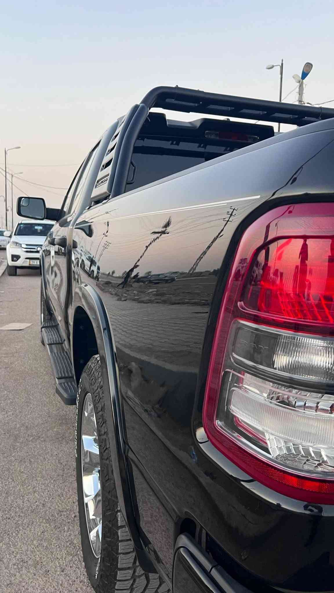 السلام عليكم بيع او مراوس
رام بك هورن ترادسمان بلاك توب ايتورك ستة سلندر
كفالة عامة من ضربة وصبغ وتبديل وبارد
مكينة v6 3600 ايتورك 
نص مواصفات 
ماشية 9000 زيرو السيارة 
رقم واسط تحويل حاضر 
تقرير غرق مبدل سستم كامل 
مصروف عليها ٢٥ ورقة اضافات واضحة بالصور 
مكاني واسط مركز مدينة
السعر اتصل او علق يصلك خاص
***********

نص مكتوب في الصور:
- الثلاثاء