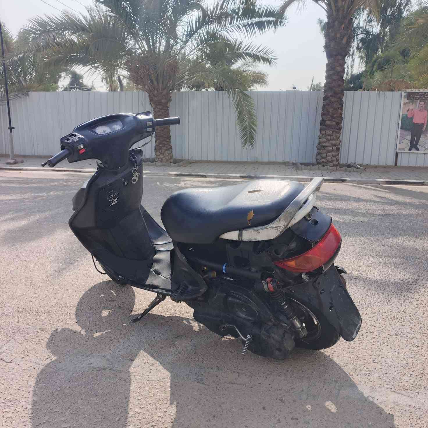 دراجه فراشه نثيه كامله لبيع الدراجه حلوه سلف شغال كله شغال هسنوني ابدل كبريتر جديده ماتعبك ابد كفراتها كامله السعر 300 وبيها مجال مكاني نجف حي المكرمه هاذا رقمي ***********
