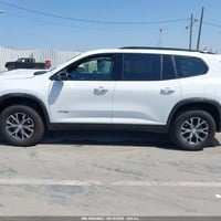 اكاديا AT4 • موديل ٢٠٢٥ • مزاد أمريكا