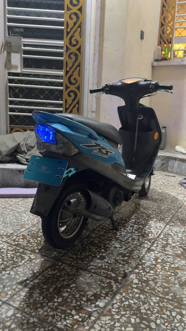 السلام عليكم ماكس عدلة 120موديل2006
اللون سمائي تزويد بلادي طابة الدراجه
بوشة 55بلاديه هيج اجت نزلت رمبه ب1300 قبل 11شهر 
الدراجه اصولية اوراق وكفاله من السرقة قانوناً وعشائر
مابيها لي نقص ما مفتوحة باي وكت تشغل وتطلع 
قطرة دهن بلادية سمائية
قطره اكسل بلادية سمائية
براغي تزويد خير من الله بلاديات
صالنصه صجميه بلاديةRZ
خلية قلب نابض بلادية موديل2008
كلجات رياضي بلادية
دراجة ملغومه تزويد 
سعرها700 مكاني بغداد البياع
رقمي***********

نص مكتوب في الصور:
- الماي من يكلب حجر كول ااااني انساك
- 51 12:53 إضافة تعليق...