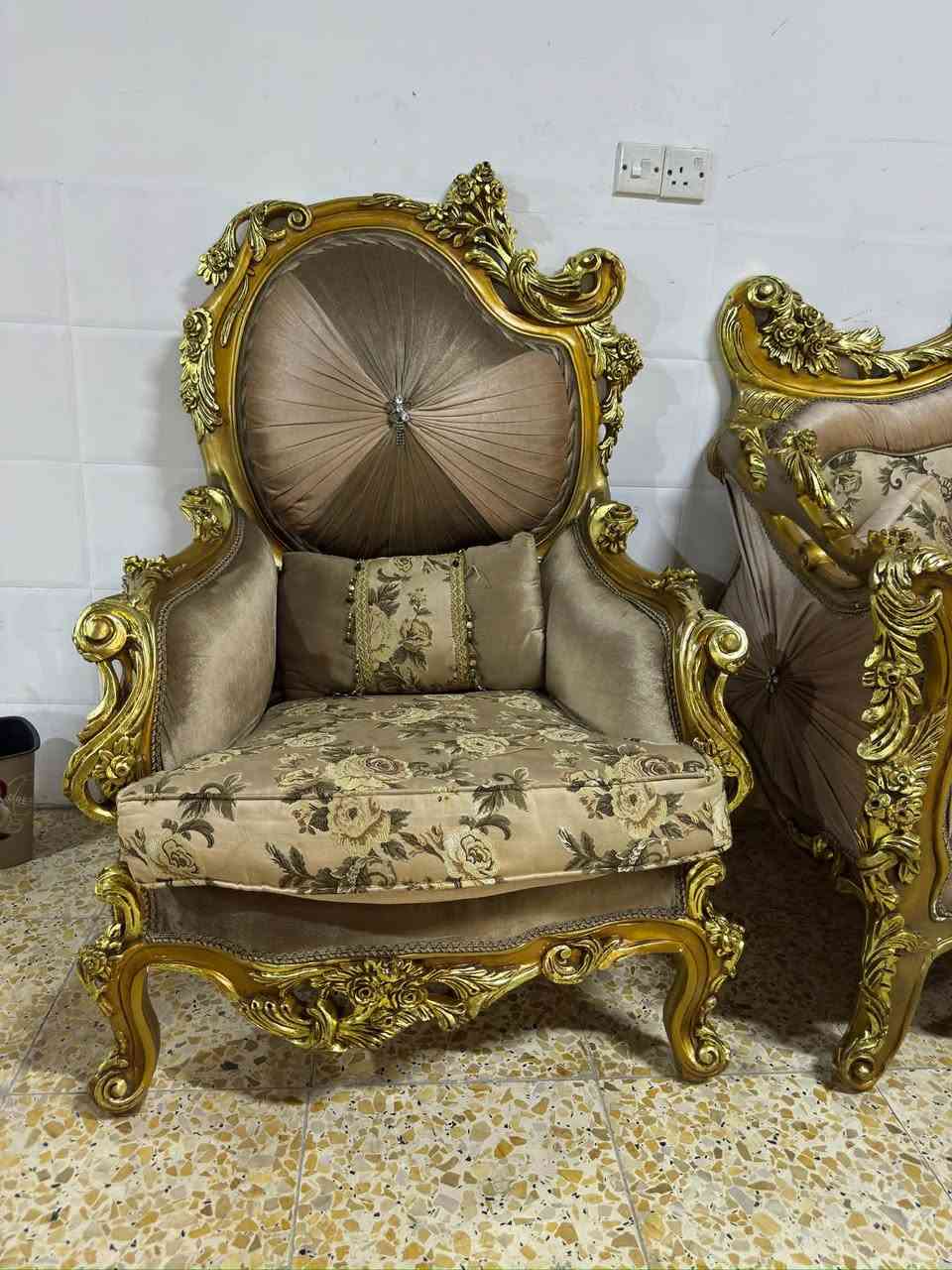 تخم مصري عشر مقاعد نضافته ميه بالميه ويا سيت طبلات للستفسار ***********
