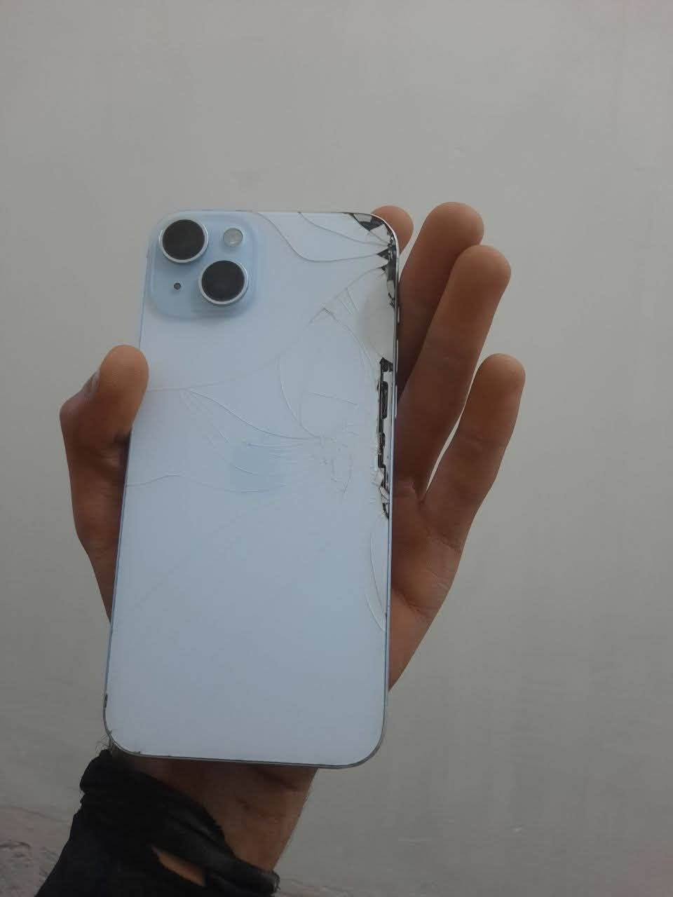 سلام عليكم 15بلاس جهاز نضيف
مستبدل بس شاشه وضهر فطر بيهه والباقي كله بلاد 
مراوس ب 13بروماكس 
سعر 525

نص مكتوب في الصور:
- 5:04حولالاسم< iPhoneإصدار iOS< 17.0اسم الطرازiPhone 15 Plusرقم الطرازMU163AA/Aالرقم التسلسليKQ9X4K6C7Qسجل تاريخ القطع والخدمة<الأغاني٩الفيديوهات٣٤الصور٧التطبيقاتالسعة١٢٨ غ.ب.متوفرة١٠٠,٩٤ غ.ب.Wi-Fiعنوان84:D3:28:6C:29:B4
- ٥:٠٤ القطع والخدمة تجمع Apple سجل تاريخ القطع والخدمة، وهذا السجل يعرض معلومات عن هذا الـ iPhone وحالته وتفاصيل إصلاحه. معرفة المزيد... سجل تاريخ الخدمة الشاشة غير معروف لقد قامت Apple بتحديث معلومات الجهاز لهذا الـ iPhone.
- 96 ٦:٠٣ حالة البطارية حالة البطارية عادية تعمل بطارية iPhone هذه على النحو المتوقع. حول البطارية والضمان... الحد الأقصى للقدرة ٨٢٪ هذا قياس لقدرة البطارية مقارنة بقدرتها عندما كانت جديدة. قد تتسبب القدرة المنخفضة بتقليل ساعات الاستخدام بين عملية الشحن والأخرى. عدد الدورات ١١٤٠ هذا هو عدد مرات استهلاك iPhone لقدرة البطارية. معرفة المزيد... تاريخ التصنيع آب ٢٠٢٣ أول استخدام كانون الأول ٢٠٢٣