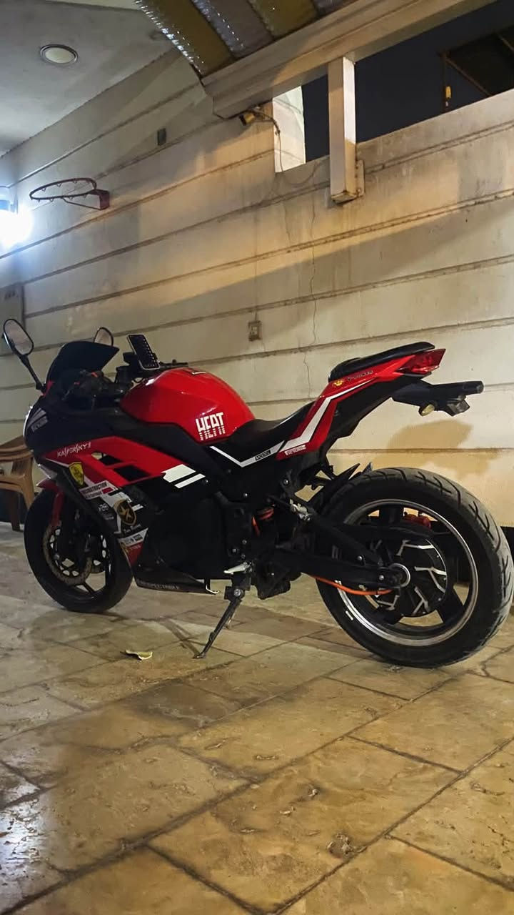 مرحبا
بطح شحن للبيع

سلام عليكم دراجة بطح كاوسكي نينجا (شحن) دراجة مزرعه مواصفات
نظام سبورت ونظام عادي مرايات شفط جانبية بريك امامي دبل فج دبل
صوندة يدات بريك GF رياضي لون وردي مميز تايرات امامي خلفي جديد
عدسات امامي شيطان زنون اشاير امامي اشاير خلفي لد قبضة جانبية
كفر حماية السرعه 120 حقيقي وزن الدراجة 250 قفل ستيرن قفل وباله
امامي خلفي حساسات تشغيل عن بعد بطاريات بدل 12/38AH الدراجه
عنوان 
بغداد / كرخ / ساحة اللقاء
***********

نص مكتوب في الصور:
- أضعف يَمك أني Sh
