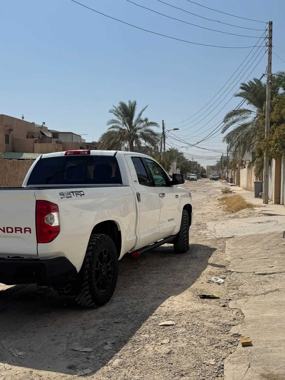 السلام عليكم تاندرا موديل 21 محرك 5700 الضرر مرفق مع المنشور سياره متصرف الف عليها السعر 230بيهل مجال بسيط مكانها سامراء ***********
