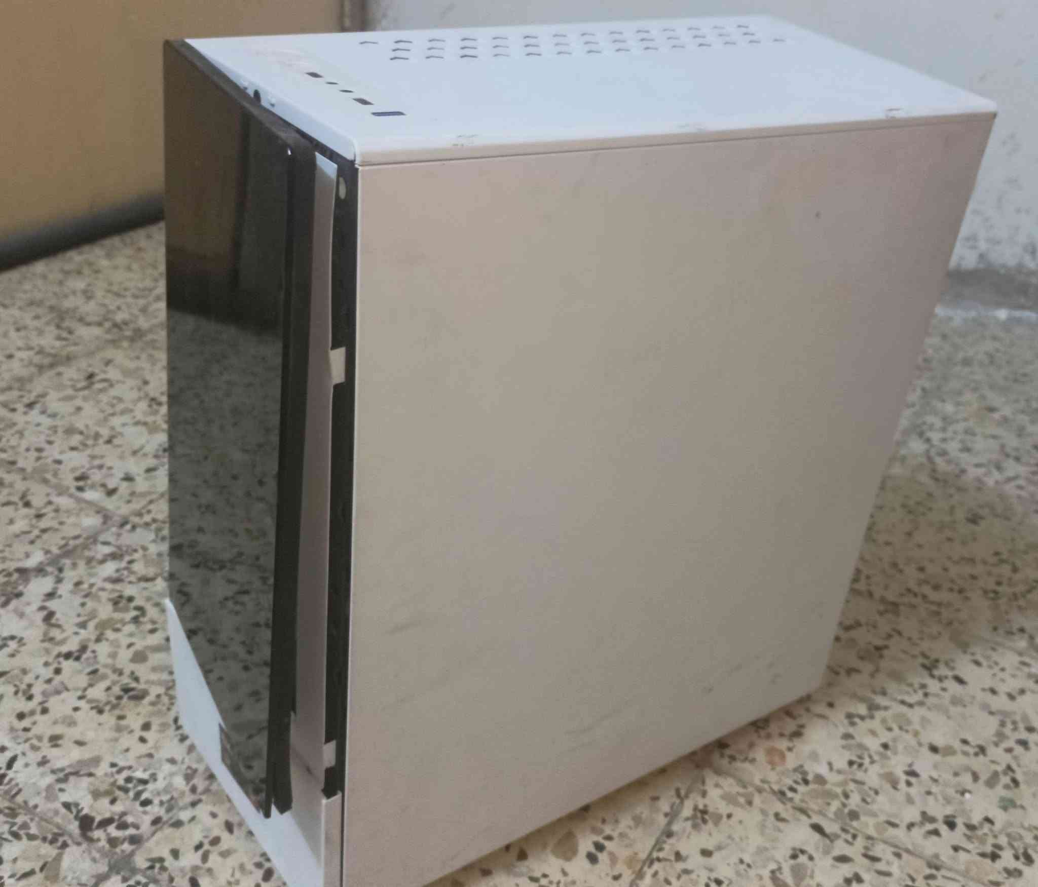 السلام عليكم ورحمة الله وبركاته
PC مستخدم للبيع

🔹 المعالج: Intel Core i3 الجيل 12
🔹 كرت الشاشة: AMD RX 580 8GB
🔹 الرام: 16GB DDR4 — رام واحدة
🔹 المذربورد: ASUS PRIME H610M-K
🔹 التخزين: SSD 512GB + HDD 1TB
🔹 الكيس: عادي، يحتوي على 3 مراوح
🔹 حالة الكيس: بيه ضرر بسيط، وما يأثر على عمل الجهاز

🎮 الجهاز شغال وجاهز للاستخدام والألعاب.

💰 السعر: 500,000 دينار عراقي
🔸 قابل للتفاوض البسيط

📍 مكان البيعة: ذي قار – الشطرة فقط
🚫 لا يوجد توصيل

📞 للتواصل: ***********

