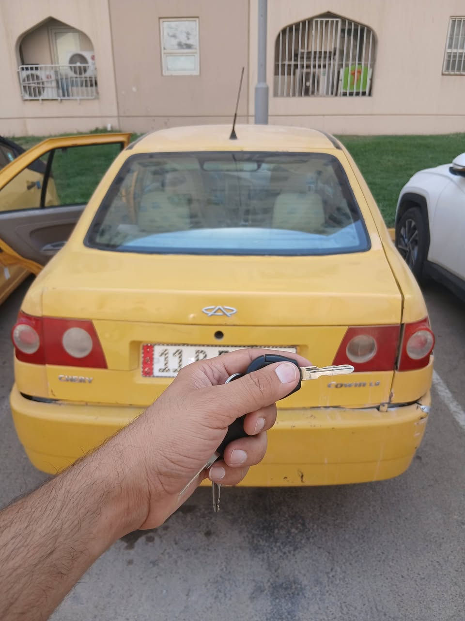 سلام عليكم شيري كوين للبيع مديل ٢٠١١ سياره باسمي محوره كير ومحرك كورولا شرط مكفولات مكان السيارة بغداد بسمايه داخل مجمع تبريدها ثلج سعرها ٢٦ وبيها مجال لشراي سياره نقصها فقطططط بور كشنات جديدة تخم تاير جديد بيها بارد جاملغ امامي عكس سايق تليفون ***********
