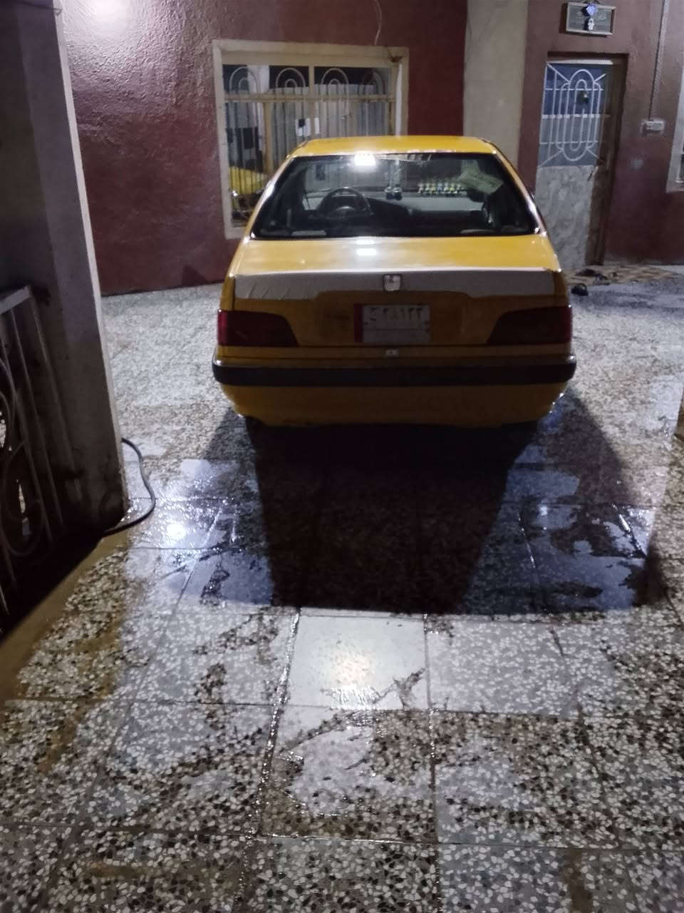 بيجو بأرص موديل 15السياره كير ومكينه مكفولات التبريد نقص بس غاز الساره عليه هيه وغرمات خمسميه ينزلن من سعر السياره السعر 33الرقم ***********
