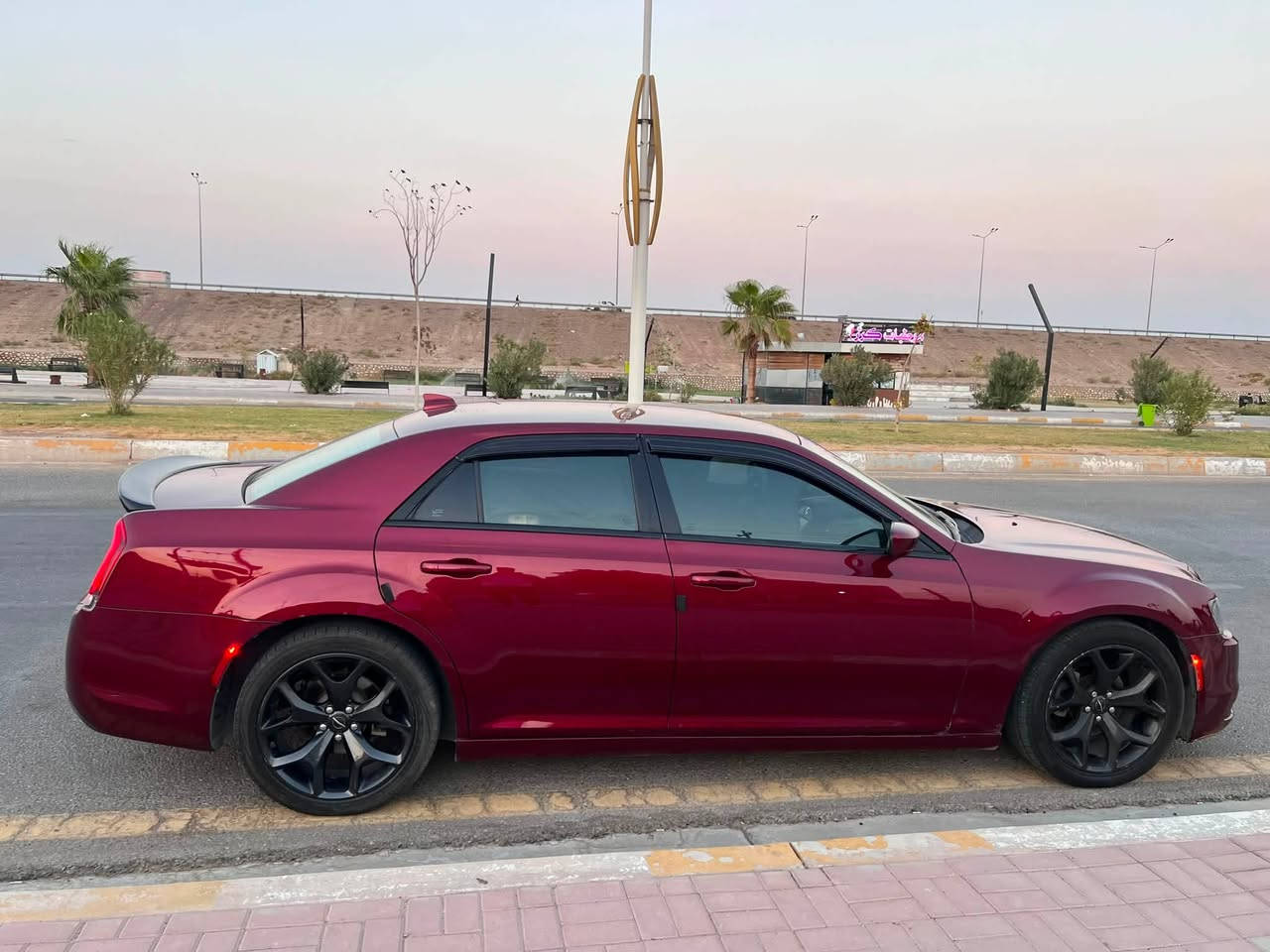 إعلان بيع سيارة كرايسلر s300
🚘 كرايسلر 300 – موديل 2020
🔴 اللون: أحمر
📍 المرمّز: 2023
📊 عداد المسافة: 65 ألف ميل

ارقام بغداد . 

✨ السيارة نظيفة جداً وحالتها ممتازة، والاستخدام واضح عليها.
💥 الحادث موضح بالتفصيل في الصور.

📸 يرجى الاطلاع على الصور لمعرفة حالة السيارة والحادث.

للمهتمين والجادين، التواصل على الرقم *********** لمعرفة السعر والتفاصيل.
