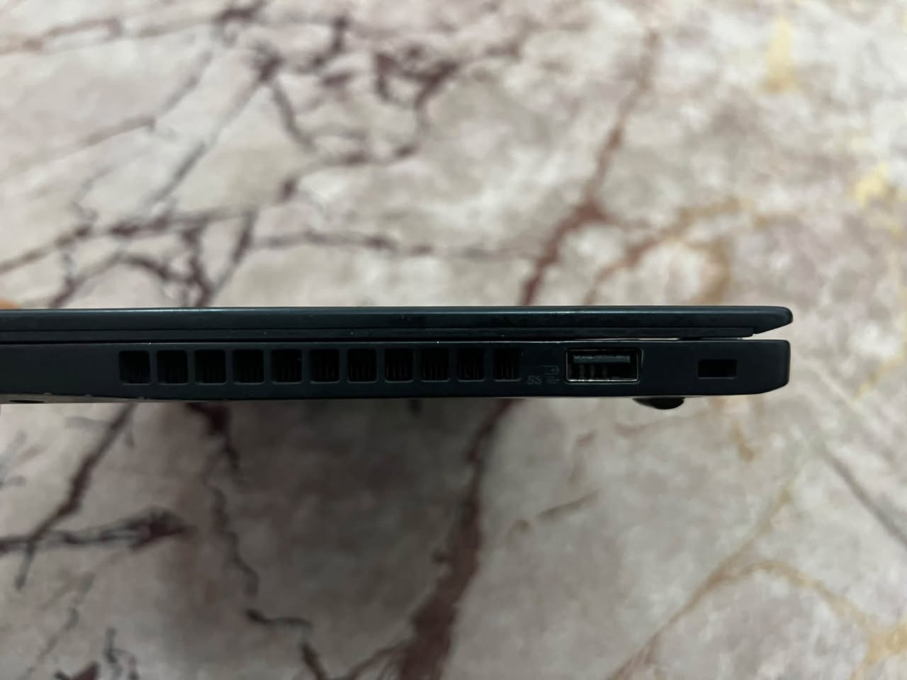 🔥 LENOVO ThinkPad T495s – خفة أنيقة وأداء قوي
المواصفات :
💻 الموديل: LENOVO ThinkPad T495s
⚡ المعالج: AMD Ryzen 5 Pro 3500U
🎮 كرت الشاشة: AMD Radeon Vega 8 – shared 8GB
🧠 الرام: 16GB DDR4
💾 التخزين: SSD [256GB]
🖥️ الشاشة: 14" FHD – لمس (Touchscreen)
🖐️ الميزات: بصمة إصبع + غطاء حماية للكاميرا + منافذ Type-C
🎯 مناسب للبرمجة والدراسة والتصميم والاستخدام العملي
💰 السعر: 500 ألف وبيها مجال
📍 المكان: كربلاء
📞 التواصل: واتساب [***********]
