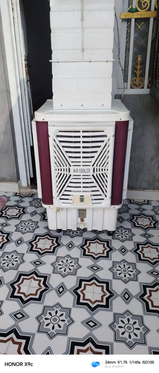 مبرده للبيع حجم وصط نضيفه اخت الجديده شخله ماطبه مصلح مستعجل سعر 170  شراي رقم بي وتساب ***********
