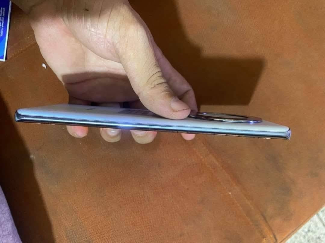 هونر اكس تسعه اي جهاز نضيف جديد مامفتوح ضمان ذاكر256 بي فطر ناعم مبين ممثر لمسه طبيعي سعر١٢٥
***********
