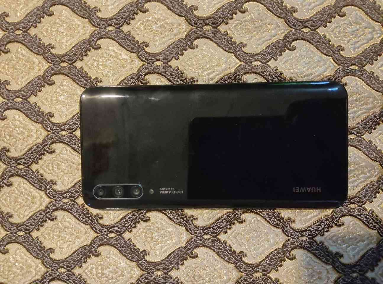 سلام عليكم للبيع هواوي y9prime ذاكرة 128 الجهاز مبدل شاشه اصليه الوان كلش حلوة وظهر فقط
اكو فطر خفيف جوه ممأثر عاللمس الكاميره الاماميه متشتغل يحتاجلها فلاته فقط بصمه شغالة دبل سيم كارت
السعر 75 الف
موجود توصيل لجميع المحافظات 
مكاني بغداد 
للتواصل خاص او واتساب ***********
