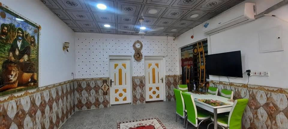 للبيع أو مراوس بيت مساحة 125 م زراعي سند 25
يحتوي على طابقين (4 غرف) الارضي غرفتين وصالة ومطبخ واستقبال ومجموعة صحيات والطابق العلوي غرفتين..
.. 
الموقع طويريج شارع اربعين نزلة بيت عجس فرع مولدة علي صبري 
للاستفسار اكثر اتصل على الرقم  ***********
