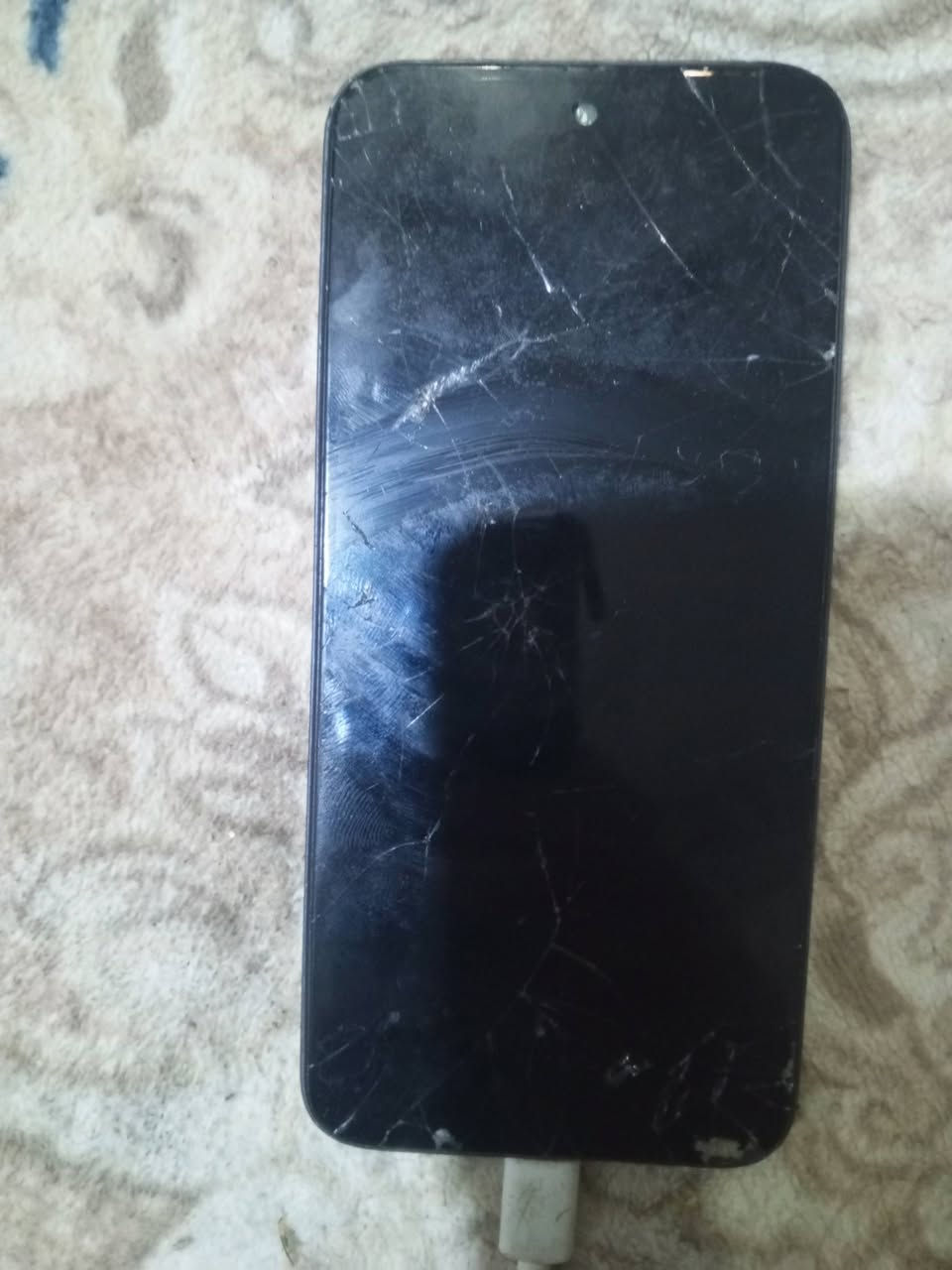 جهاز شاشته محتركه الذكرا256السعر 25الف ***********
