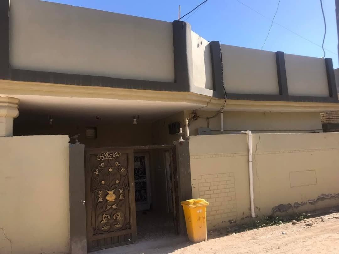 السلام عليكم بيت للبيع بشارع عامر نجم الفرع 6  السعر56مليون علمآ بيع مستعجل وبدون عمله سعر قفل مساحه 159 للتفاصيل الاتصال ع رقم  ***********
