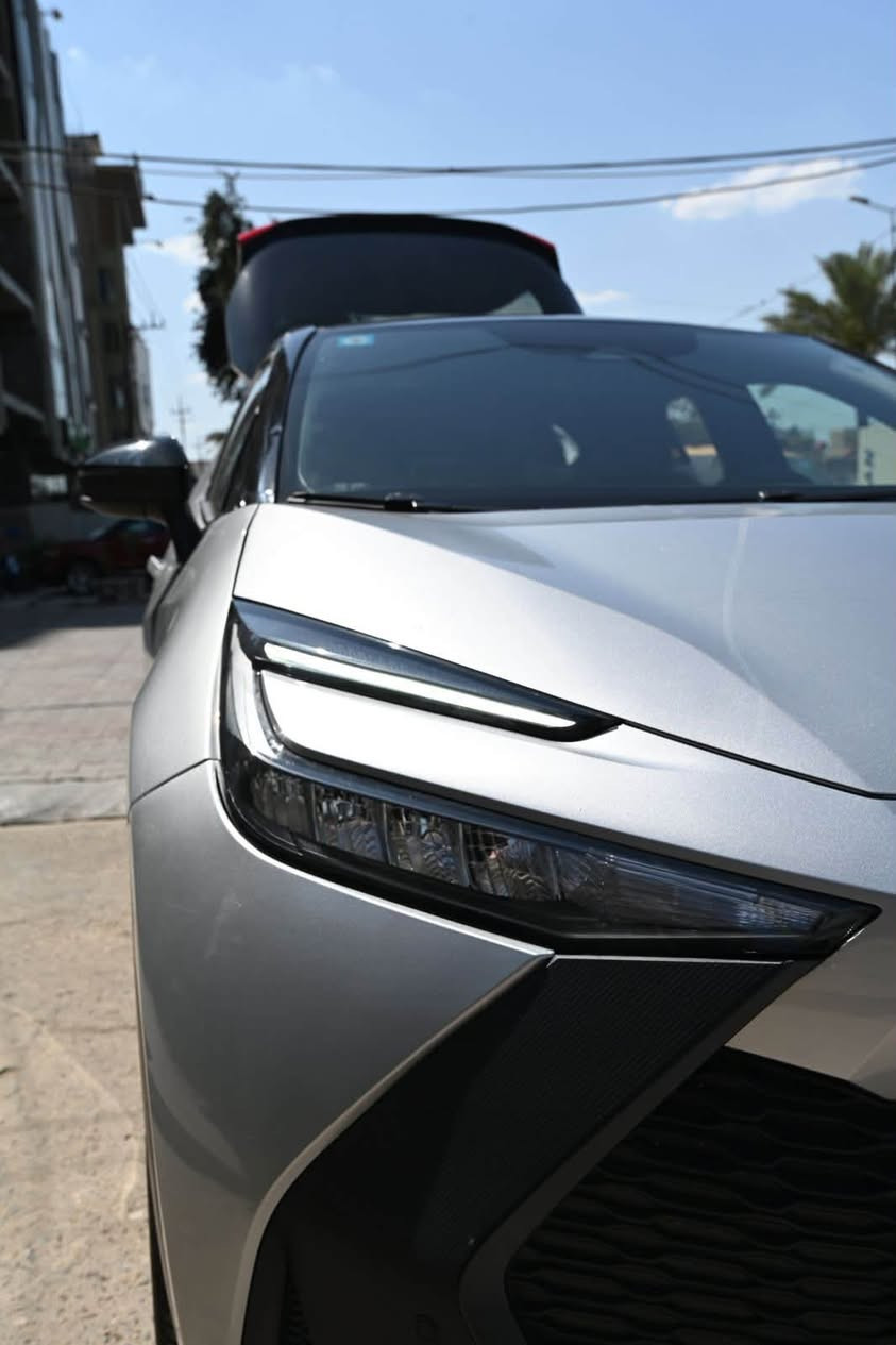 Toyota C-HR
تعلن عن انطلاق جيلها الثاني لعام 2024 

تويوتا : C-HR موديل 2024 هايبرد

تصميم عصري وهيبة محرك هايبرد سعة  1800 لتر كورلا يجمع بين البنزين والكهرباء

ناقل حركة CVT إلكتروني لتحقيق أعلى كفاءة في استهلاك الوقود  

نظام دفع أمامي مع توازن مثالي للقيادة اليوميه

كفاءة استثنائية في استهلاك الوقود

باقة أنظمة الأمان Toyota Safety Sense، منها: 

تنبيه ما قبل التصادم  

 رادار مثبت السرعة الذكي  

نظام المحافظة على المسار

نظام صوتي فاخر JBL بـ 8 سماعة

شاشة ترفيهية عالية الدقة بحجم 12.3 إنش مع أندرويد أوتو وأبل كار
‎                                                                                            
فول مواصفات عدا الفتحه.     

 ترحيب عند الاقتراب

 قماره لون اسود 

السياره : بيها طخه بسيطه في الجاملغ الايمن مصبوع وبارد بحافة الباب الايمن الامامي 

عداد السياره : ٧٥٠٠ وقابل للزياده 

للستفسار الاتصال على الرقم ***********
