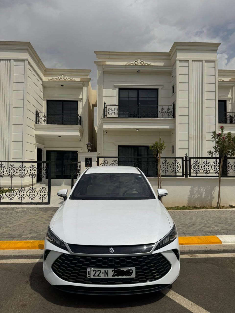 BYD 0.5 2025
هیچی نیە سەیارەکە بێ سبوغ و لێدرانە بەس جێی بەردی هەیە لە قەلبی و تەەاو سەیارەکە گێر و مەکینە و کارەبایاتی بە شەرتە
١٩ هەزار رۆشتووە لە پاتری 
٥ هەزار لە مەکینە
سەیارەکە زەمانە فولل فوللە
ناو کرێمیە ٣ مۆدە  قەپات قەپات ماصفاتە 
سحری ١٣٣ وەرەقە و مەجال 
تعویل و غەرامە بە شەرتە
***********
*********** أربيل, العراق
