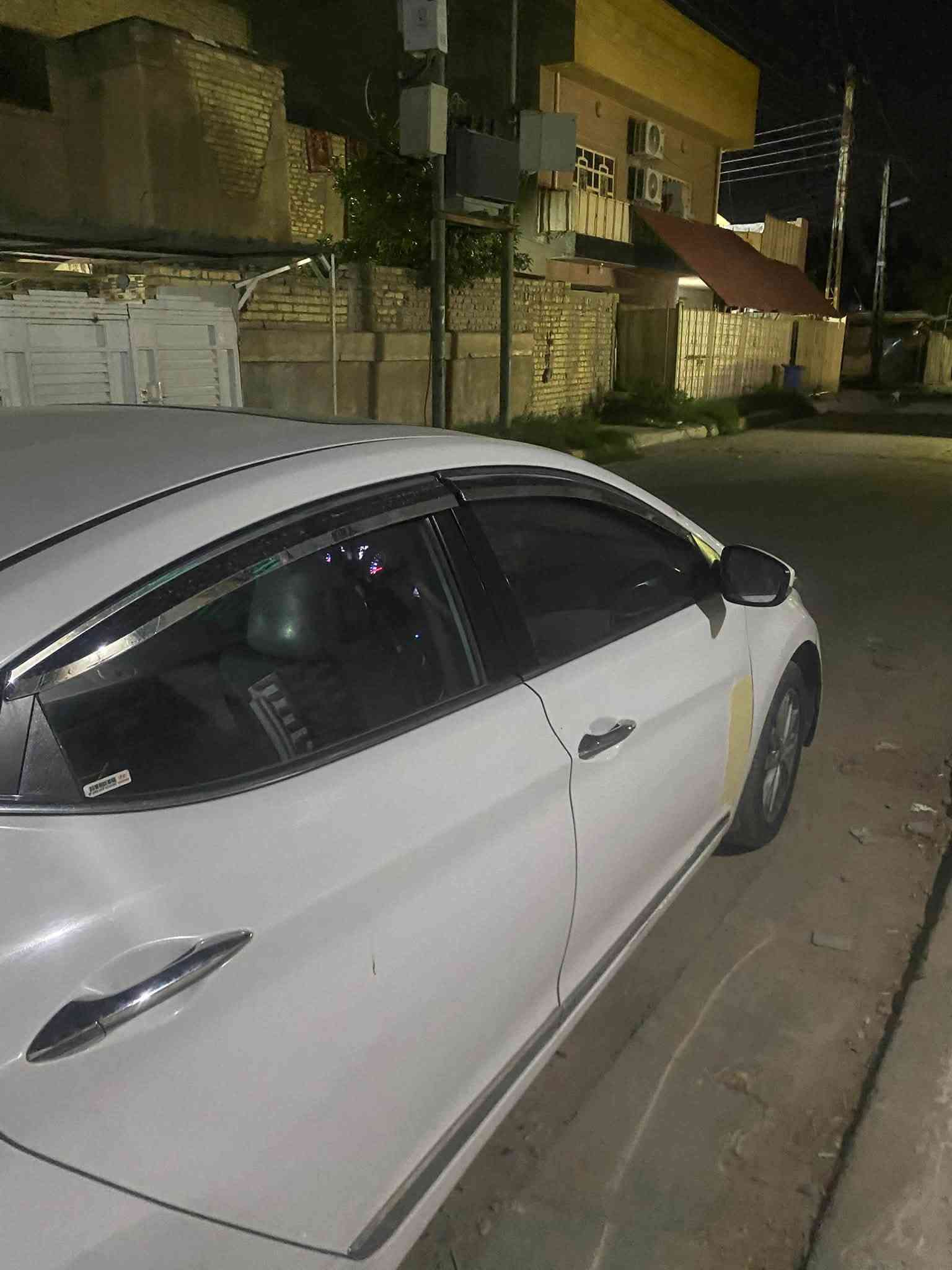 النترا موديل 2016 خليجي فول بيه ثلاث قطع صبغ  كير محرك1800 دوش تبريد جاهزات  السعر ٩٠  مكاني بغداد. الكرخ الغزاليه ***********
