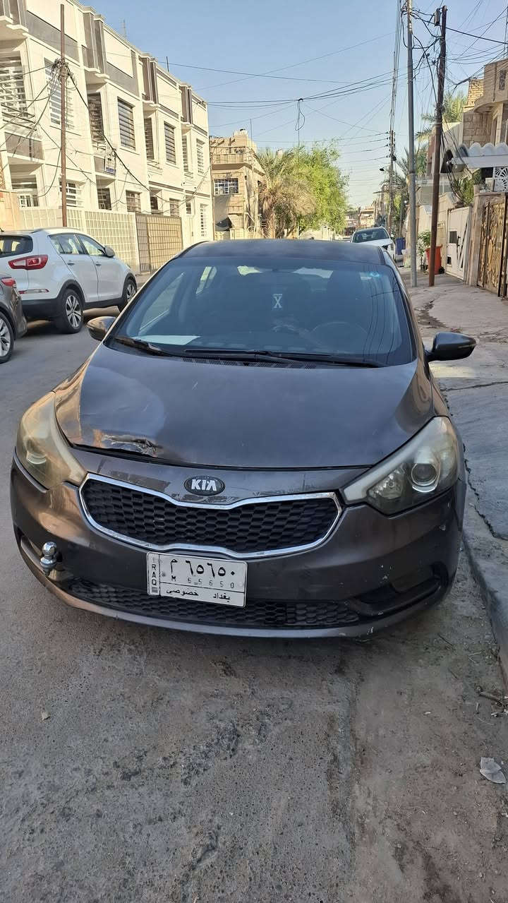 للبيع أو مراوس ب BYD نظيفة
فورتي 2016 وارد أمريكي محرك GDI
ماشية 130 ألف ميل
بيهة فقط صوت رواجز
السعر 75 ورقة وبيهة مجال بسيط
للتواصل واتساب ***********
