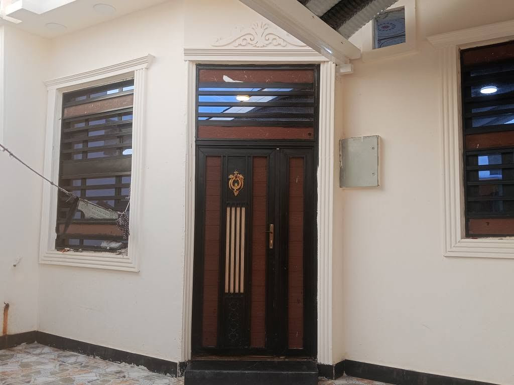 بيت طابو زراعي للبيع 

في ابو خصيب قرب مدينة الاندلس السكنية 

مساحة البيت 160 متر 

يحتوي البيت على غرفتين ودوانية وصاله ومطبخ وحمام+ كراج 

السعر 82 مليون وبي مجال 

لاستفسار تواصل على رقم 

*********** البصرة, العراق
