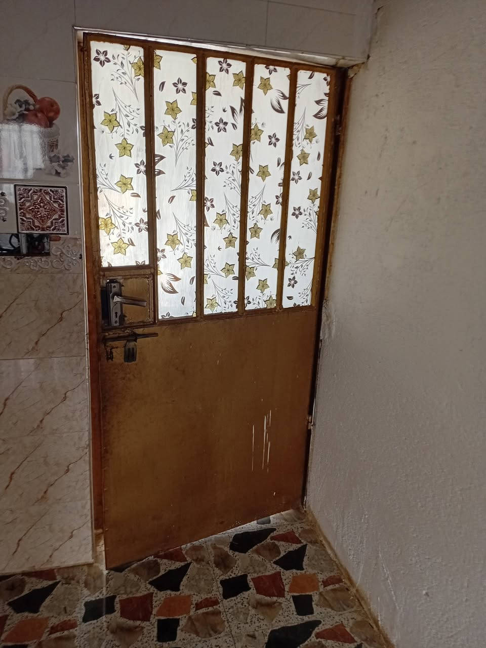 من رخصت الادمن موجود جينكو شبابيك وبواب للبيع *********** الجزيره البشعبان
