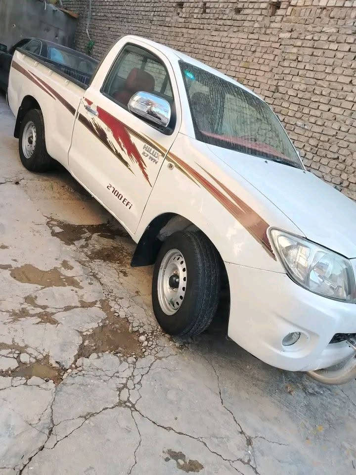 السلام عليكم بيكم هايلوكس 2008 رقم بغداد الدولي الجديد شرط تحويل محرك كير جدد تخم تاير جديد السياره بيه طخه بل جاملغ الامامي جهت السايق ومعمر نفسه فقط باقي السياره كلها بلاد كهربياتها كلها شغاله سياره جاهزه مجهزه ترايك وين مجان السعر 103بيه مجال جدا بسيط خوان المو شراي لاينعبني رحمه لوالديكم اني مكلف بل نشر انتصل عله صاحب الرقم *********** مكاني واسط ناحيت الصويره
