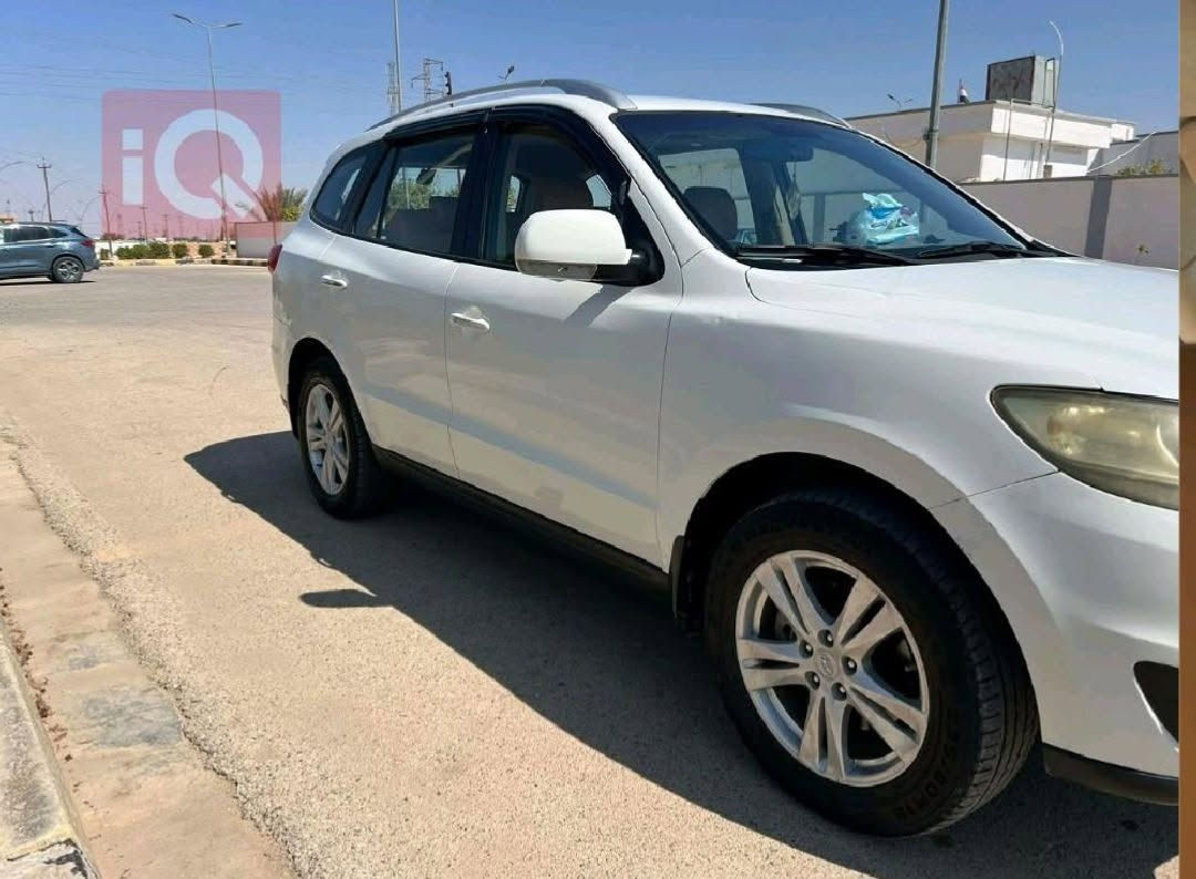 سنتافي 6 سلندر 
خليجي لون ابيض 
3 قطع تبريد 
تحكم ستيرن 
كير محرك فول 
باسمي السياره 
بيها قطعتين رش تجميلي مو ضربه ولا حادث تجي تفحص
معروضه 140 بيها مجال بسيط 
 للاستفسار 
***********
***********
