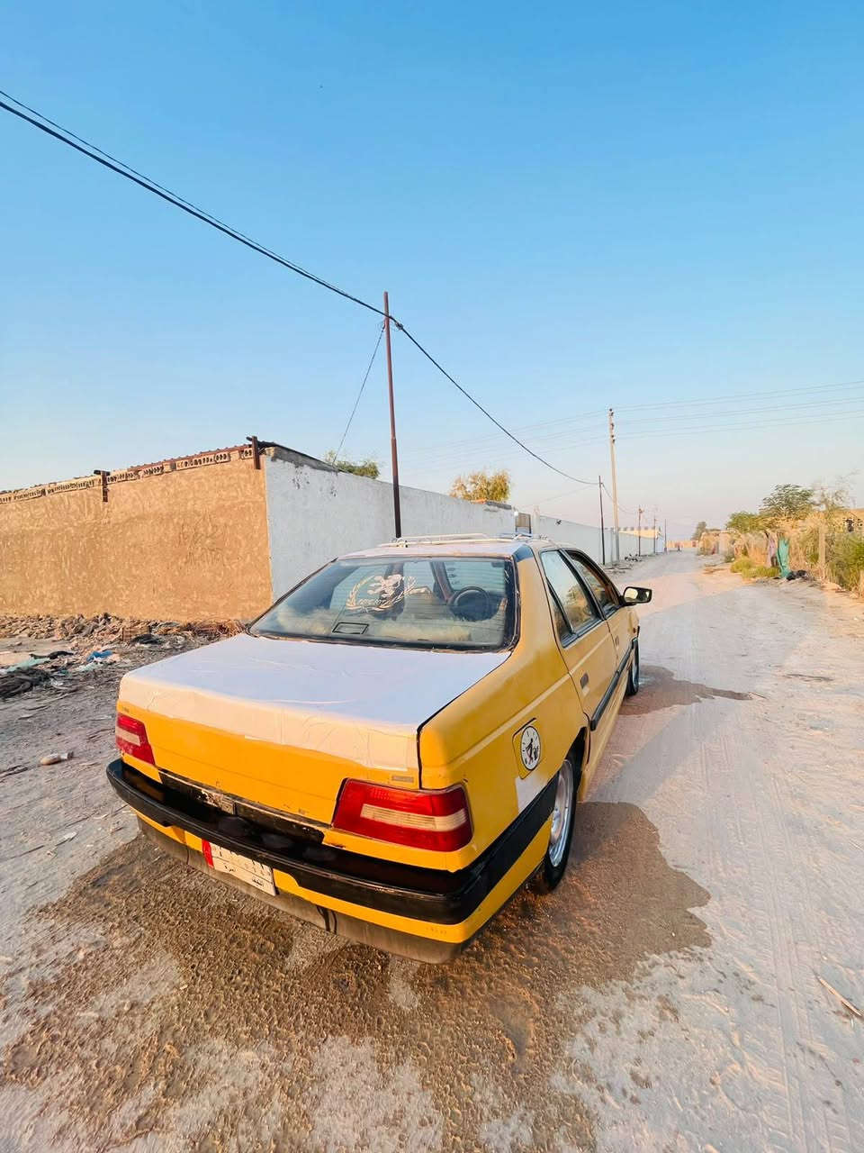 بيجو ٤٠٥ تحويل مباشر السعر١٧ ورقه
مكينه وكير نضيفات كلش للأتصال ***********
حداظيه نضيقه كلش 
كهربائيات شغاله كلها  مصفره غرامات
