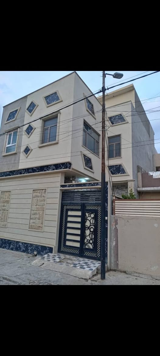 دار للبيع في حي التحرير بناء حديث 
مساحه 100م طابقين ونص 4غرف 
السعر 125
╔══════════════════════════════╗  🏠 🔑  سعد الطائي للعقار ╚══════════════════════════════╝
📍 الموصل – حي التحرير
🕌 مقابل جامع آل البيت
📌 مقابل ساحة أبو منتظر لبيع الرمل والإسمنت
━━━━━━━━━━━━━━━━━━━━━━━━
🏡 نستقبل عروض وطلبات البيع والإيجار 🏡
🔸 تابعوا صفحتنا لرؤية المزيد من العروض العقارية
🔸 إذا كان العقار غير مناسب لكم أو لإمكانياتكم، راسلونا
📌 لدينا عروض وخيارات أخرى للبيع والإيجار
━━━━━━━━━━━━━━━━━━━━━━━━
📞 للاستفسار والتواصل
📱 ***********
▫️ واتساب / اتصال
📱 ***********
▫️ واتساب / اتصال
━━━━━━━━━━━━━━━━━━━━━━━━
🤝 ثقتكم أساس نجاحنا
━━━━━━━━━━━━━━━━━━━━━━━━
