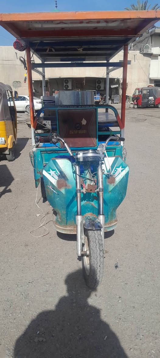 ستوتة شحن للبيع حجم كبير  باتريات جدد سعر ٦٥٠ لتواصل ***********
