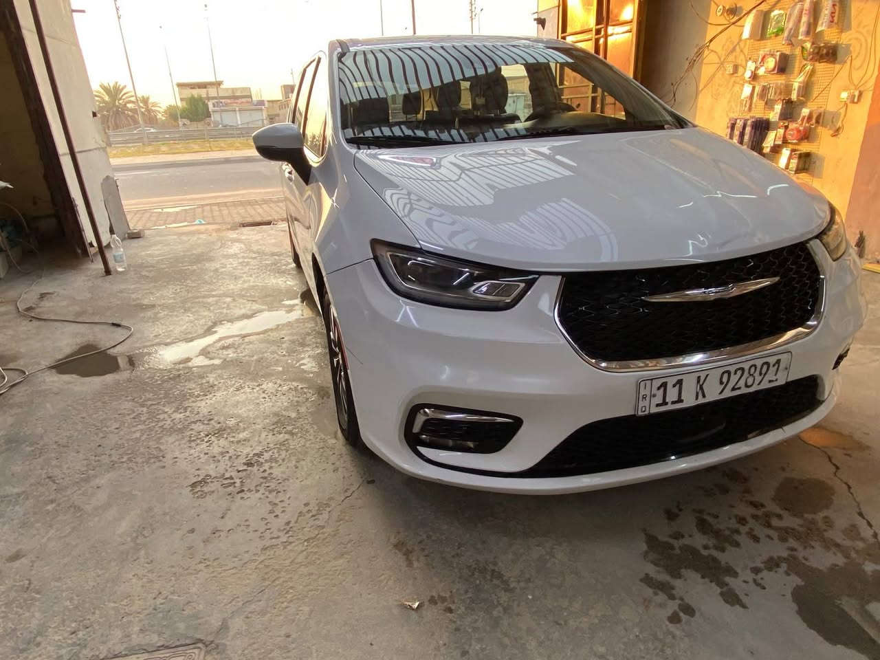 رقم بغداد باسمي تحويل ثاني يوم
بلكن تجي شحن ذاتي وشحن منزلي ومحرك يجي 3600
فول عدا الفتحه
كشنات جلد
كشن السائق خزن ميموري +كهرباء
بصمه 
شاشه حجم كبير تدعم كار بلي وأندرويد أوتو 
رادار امامي 
رادار خلفي توقف ذاتي
حادثه بعيد مبدل 
مكان كربلاء 
السعر ٢١٥ 
***********
