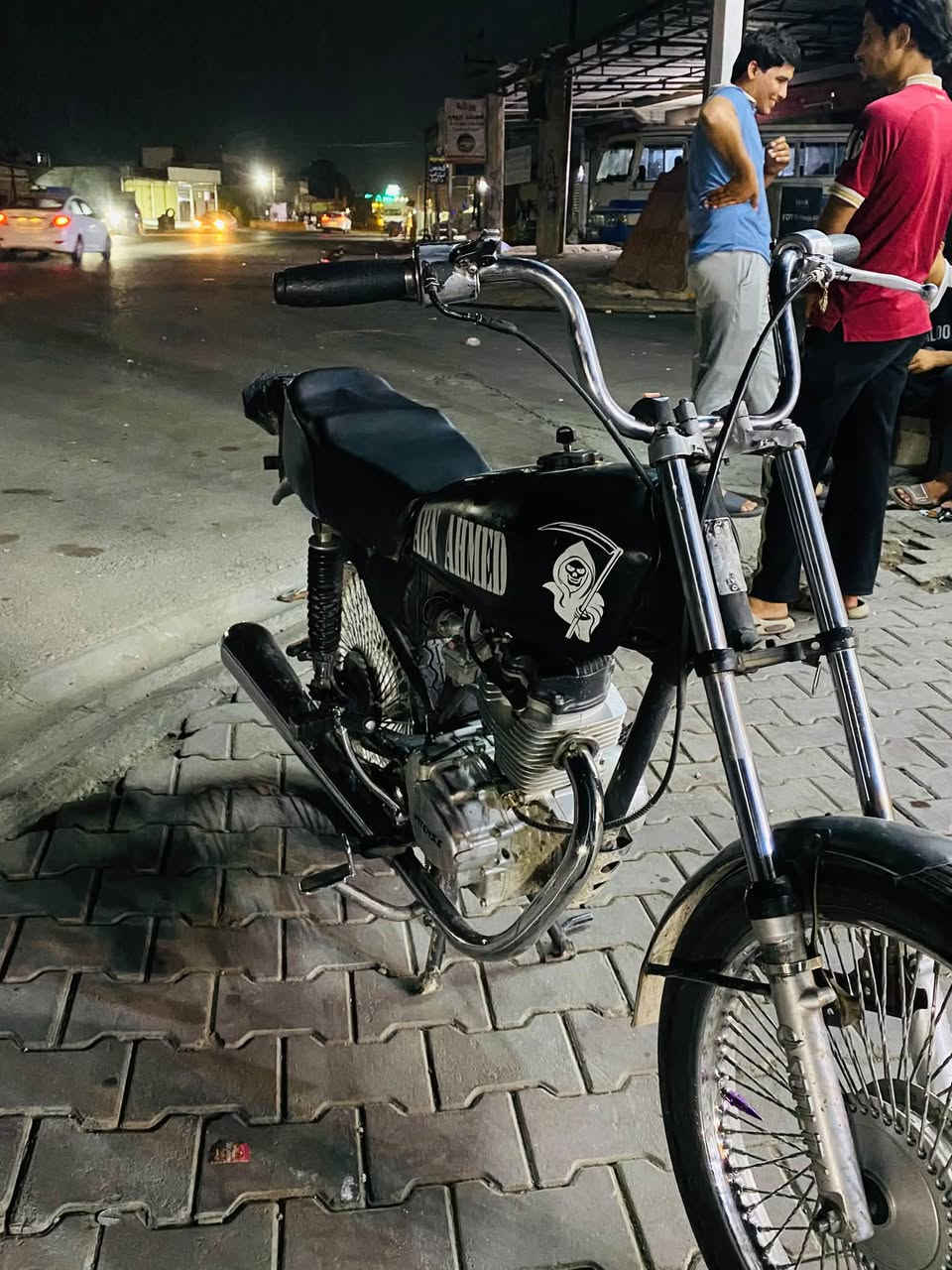انتنس 23 ماناقصها برغي ٫ ناعمه شلعه ومعدل وفصلتها حلوة سعر 400 
***********
