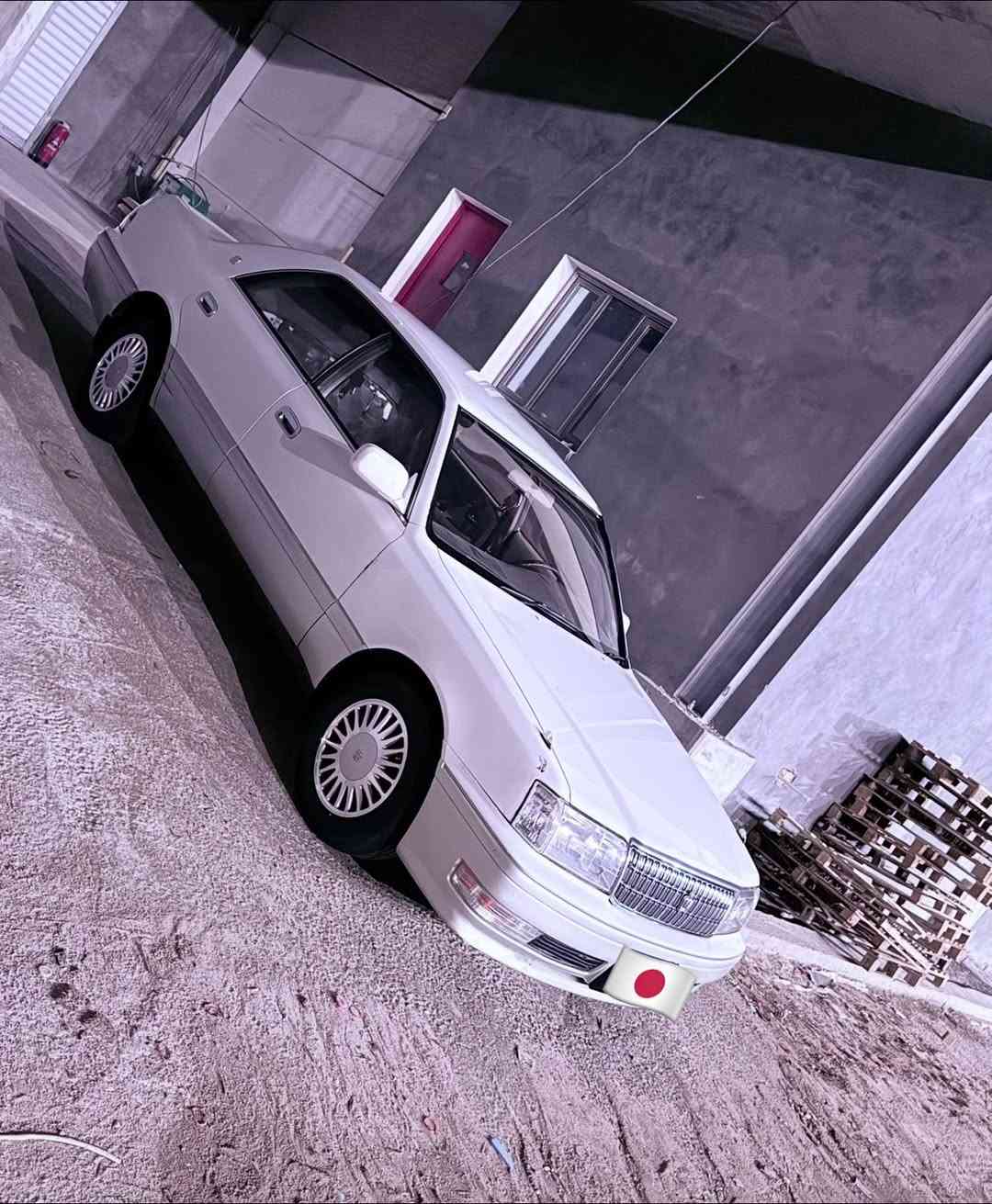 السلام عليكم 
تويوتا كراون راس الثور فلات 
مديل 1996 
سياره متعوب عليها معنى الكلمه محرك 3000 فيفيتي فيشتين وكير 8 فيش محرك وكير جدد كفاله سياره مكفوله من نقل جثه ومن الكصه ومن العيب الشرعي سياره كفاله عامه صدر توني مشتغله تواير طخم كامل توني شاده كمبريسر جديد منضومه تبريد كامله توني شادها تبريد ثلج 🧊 شاشتها شغاله مضخم صوت ومسويلها ادامه محرك ف سياره جاهزه م تصرف عليها ولا ربع  ورقم بصره مشروع وطني صاعده هزه ورقم انكليزي بسمي مداور ثاني يوم وكامله من كل نواحي سياره كفاله عامه وبالعافيه ع يالخذها 🇯🇵
عنوان بصره 
رقم التلفون اتصال وت ساب ***********
