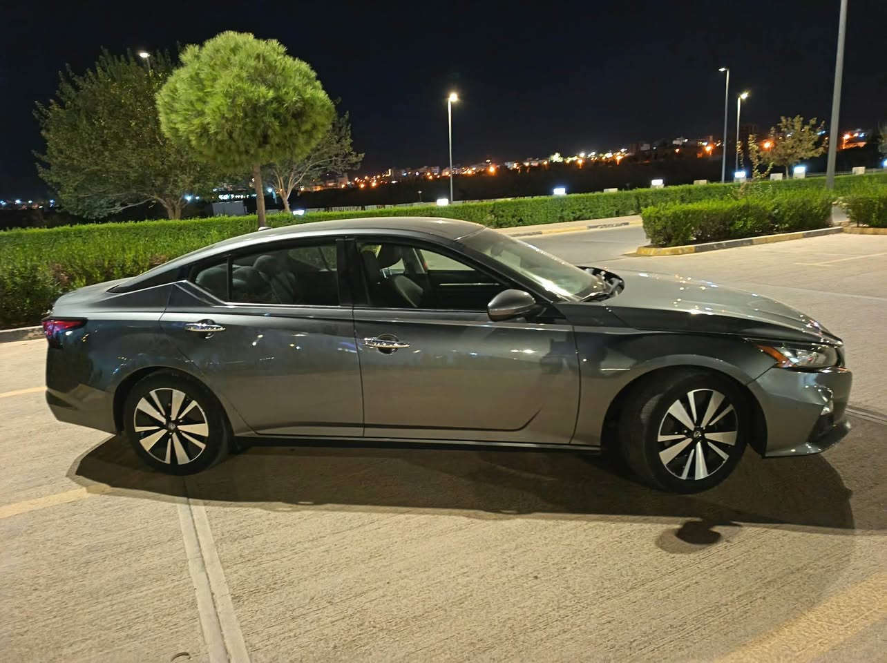 Nissan altima 2022 
مواسەفات SV
‎شەغال
‎بەسمە
‎راداری پێش و دوا
‎راداری خەتی جادە
‎بڕێک بەسمە
‎تەحدید سورعە
‎سپۆرت
‎شاشە گەورە
‎کامێرا
‎گێڕ و مەکینە و تەبرید و تەقەو ڕەقە بەشەرت
یەک پارچەی بۆیاخە 

***********

2022 Nissan Altima Sv
‎ 2022 نيسان التيما SV
‎بصمة ابواب و تشغيل 
‎تشغيل عن بعد 
‎شاشة 
‎كاميرا 
‎رادار امامي و خلفي و جانبي 
‎نقطة عمياء
‎تحديد مسار
‎كشنات كهربائي متحرك 
‎اوتو بريك
‎حساسات 

الضرر بونيد صبخ

*********** السليمانية, العراق
