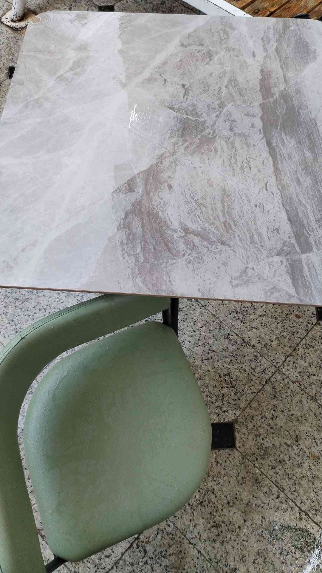 ميز طعام • للبيع • خاص