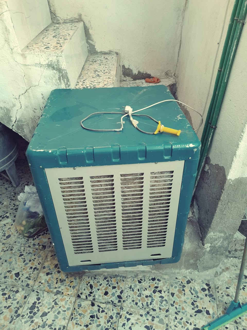 مبرده كرفاد جديده كلش البيع السعر 90وبيها مجال رقمي *********** المكان شارع المدينه
