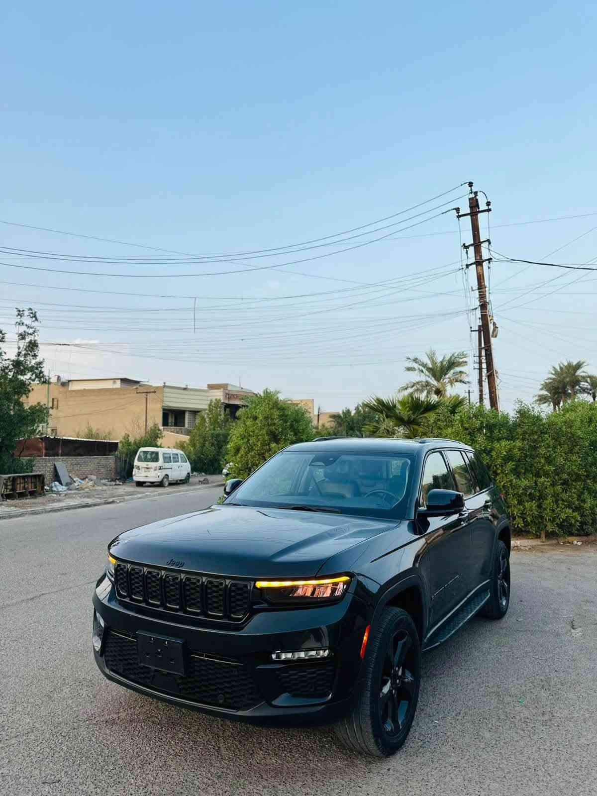 كراند شيروكي • ٢٠٢٣ • بدون لوحات