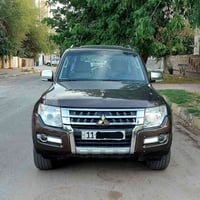 للبيع باجيرو 2018 حبتور العلامات الذهبيه لون جوزي مميز محرك 3800 رقم ب...