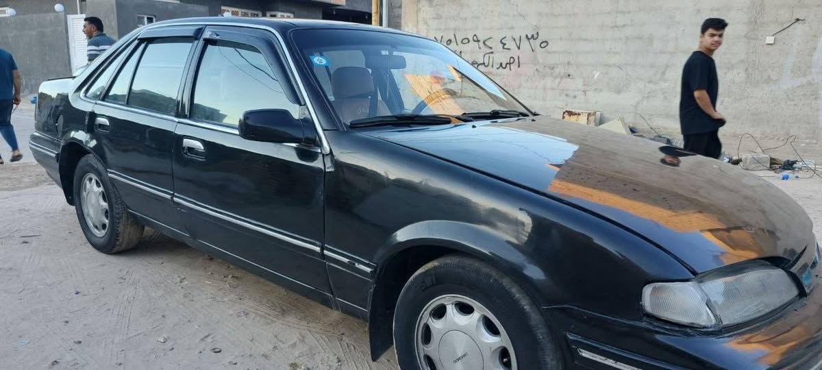 السلام عليكم سياره برنس دايو للبيع نضيفه مال بيت موديل 1993 رقم بغداد الدولي إنكليزي هزه جديدة شرط تحويل ثاني يوم وباسمنا تبريد شغال ويه السويج كهربائيات السياره شغاله 
محرك وكير كفاله السياره خير من الله واحلى من صور السعر  32 وبيها مجال مكانها الانبار الفلوجه أي استفسار الاتصال على الرقم  والكورك بي واتساب ***********  ***********
