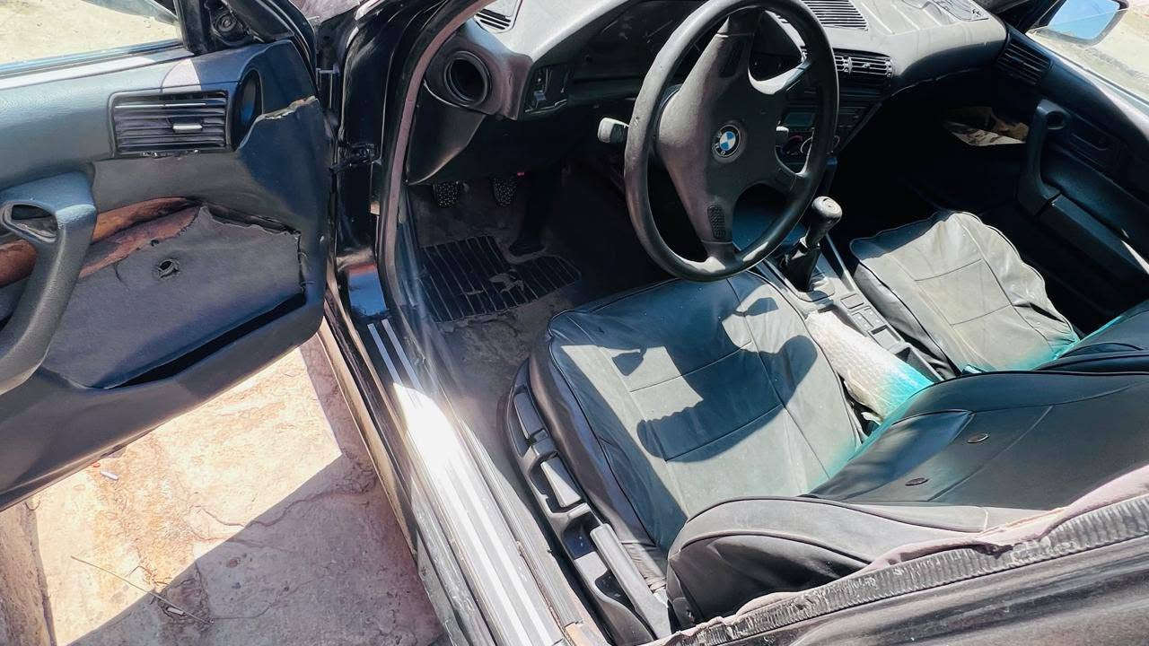 للبيع او مراوس
بي ام 520 مفتوح. سيارة تحتاج كور طاعجه ولف 
عندي بيها وكاله الك تحويل 

كير جترك  كهربائيات شغاله 

للعلم سيارة معمرة جديد 

عوزها ترتيبات بسيطه 

سعرها 29ورقه  
عنوان الانبار هيت 

***********
