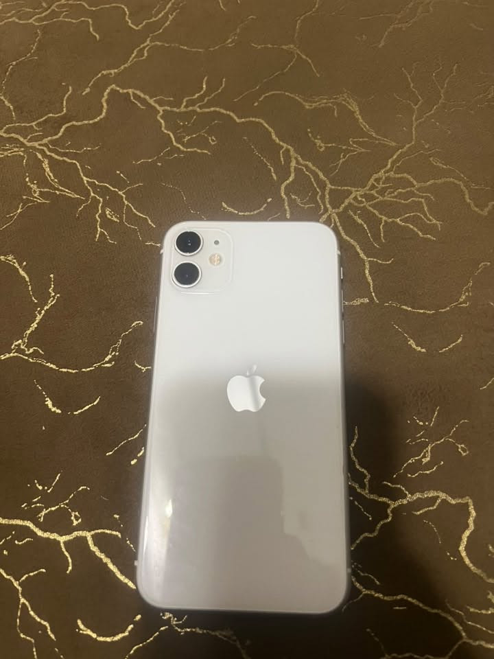 📱 آيفون 11 عادي للبيع
✨ المواصفات:

• اللون: أبيض 🤍

• الجوانب: فضي

• دبل شريحة 📲

• الذاكرة: 256GB

• البطارية: 70% 🔋

• الجهاز وضع شركة كارتونته معا

• الجهاز كامل وضع شركة

🔹 ملاحظة:

الشاشة بيها فطر بسيط وقديم، وما مأثر على الاستخدام.

💰 السعر: 200 ألف دينار

💵 بيه مجال

📍 الموقع: بغداد

📞 للتواصل وتساب فقط   ***********
