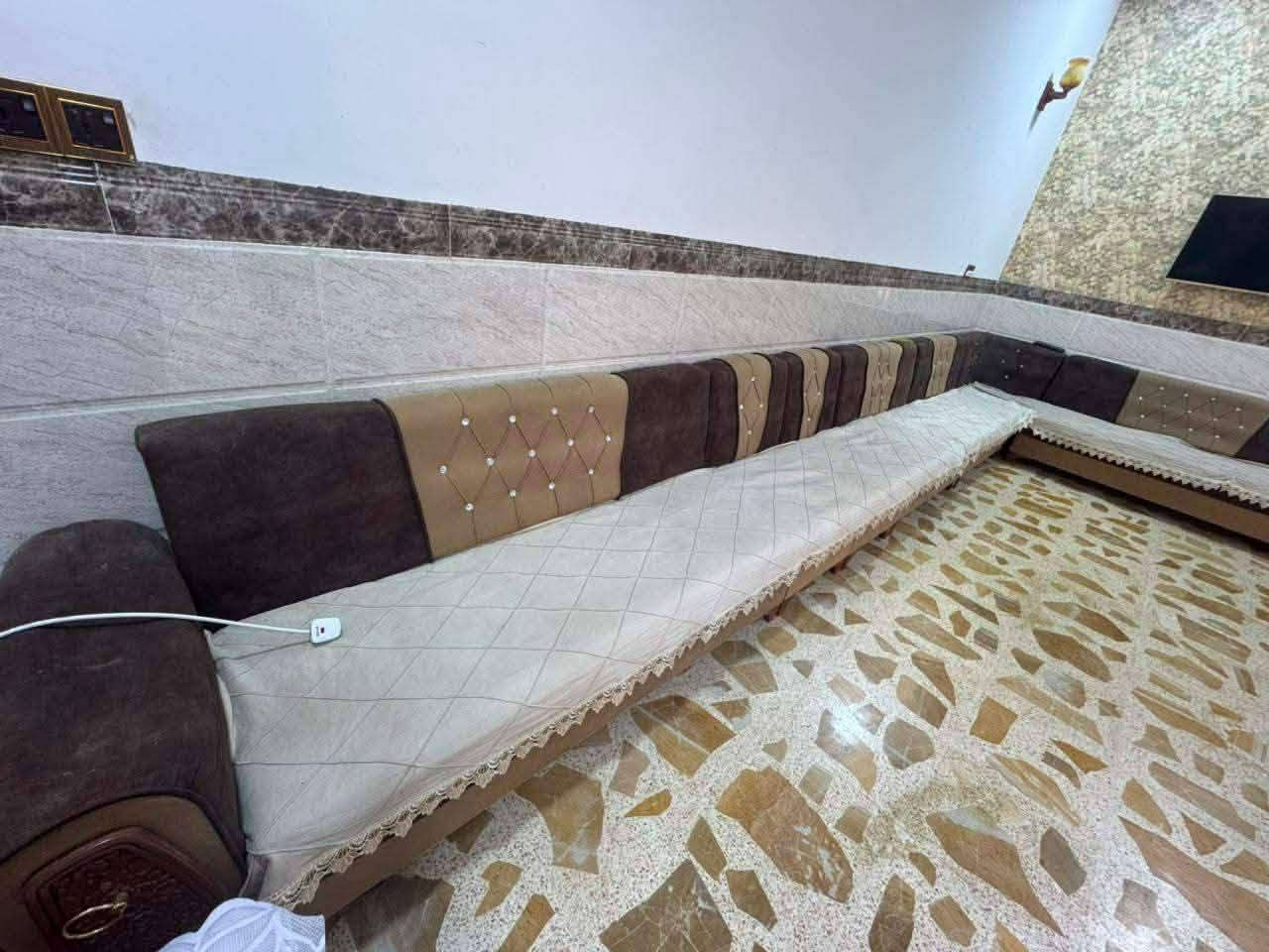 متاح تخم ديوان نضيف مابي عيب 
4اكبار 2زاويه 2كراسي 2ستوتات
مكان بعقوبه 
سعر خاص
***********
