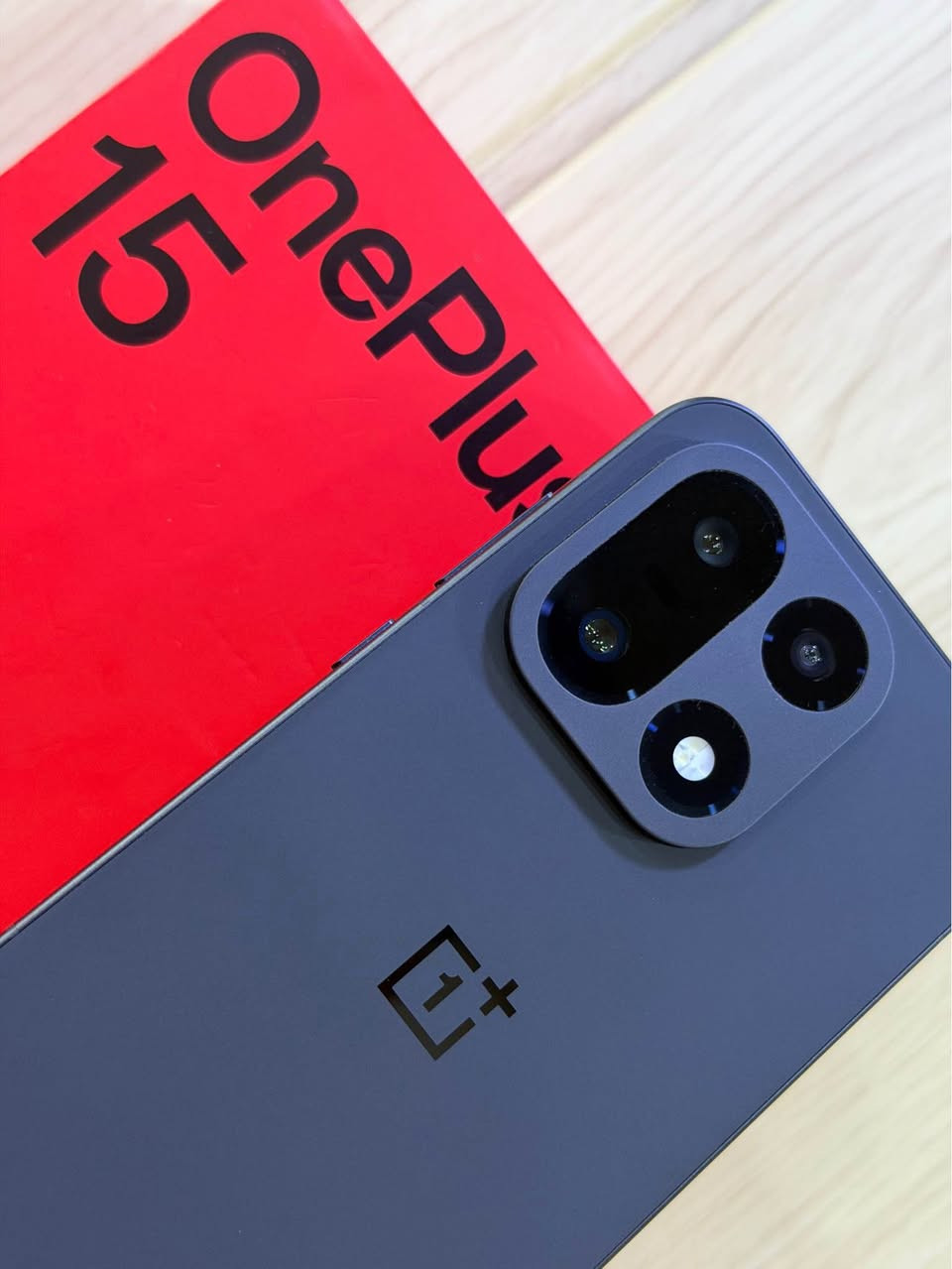 OnePlus 15
گڵۆباڵ بەریتانی UK
ڕام ١٢ و ٢٥٦ گێگا
شاشەی LTPO AMOLED 165Hz
چیپ Snapdragon 8 Elite Gen 5
پاتری ٧٣٠٠ میلی ئەمپێر 
نرخی ٧٠٠ دۆلارە لە سلێمانی گەیاندن بەردەستە
*********** السليمانية, العراق
