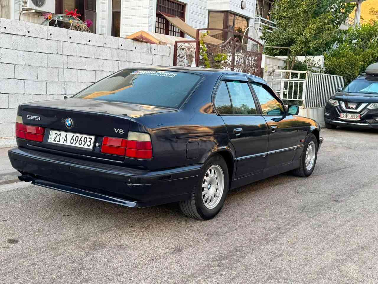BMW 1991 525

نيلي فول مواصفات بس گێڕ عادية

كامل بؤياخة لةسةر كال بونةوة بي دةعم بي مةعجون

رةقةم و سةنةوي تازةية هةتا ٢٠٣٠  بةناوي خومانة

تةبريد و بةشةرت تازة ژيري داگيراوة چركةي نية

سعر:٤٦ وةرةقة

شوين :دةربنديخان

*********** دار بنديهكان, السليمانية
