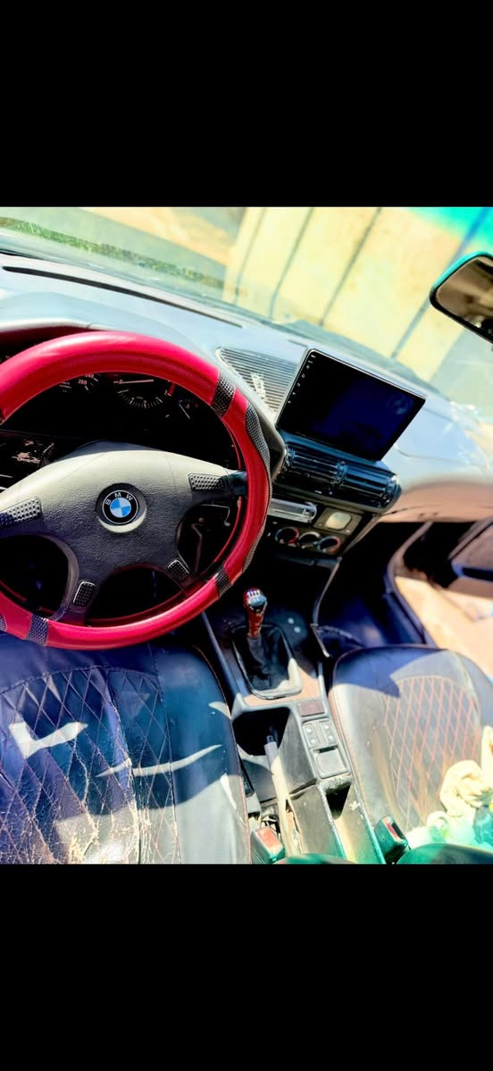 السلام عليكم للبيعBMW موديل91 مكينه525 مسكر كير عادي شلعه تشك الكاع سياره جديده وخير من الله منضومه زنون مكاني واسط الصويره ///  *********** ///  ***********
