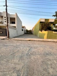 حي الواسطي • أرض ٢٥٠م • واجهة ١٠م